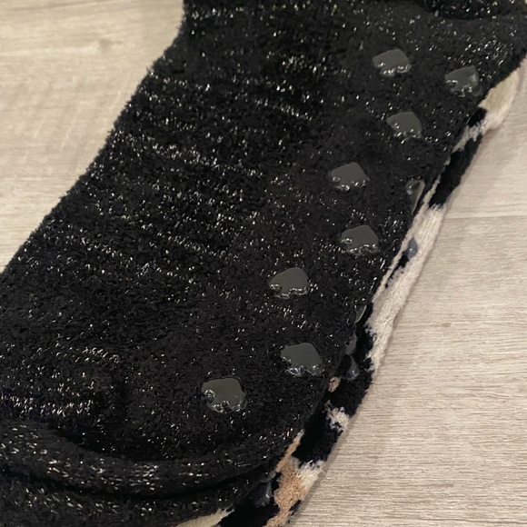 NWT Kate Spade Fluffy Socks with Grippers 2-pack - Picture 4 of 5